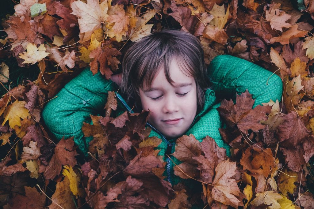 enfant méditation pour développer sa attention