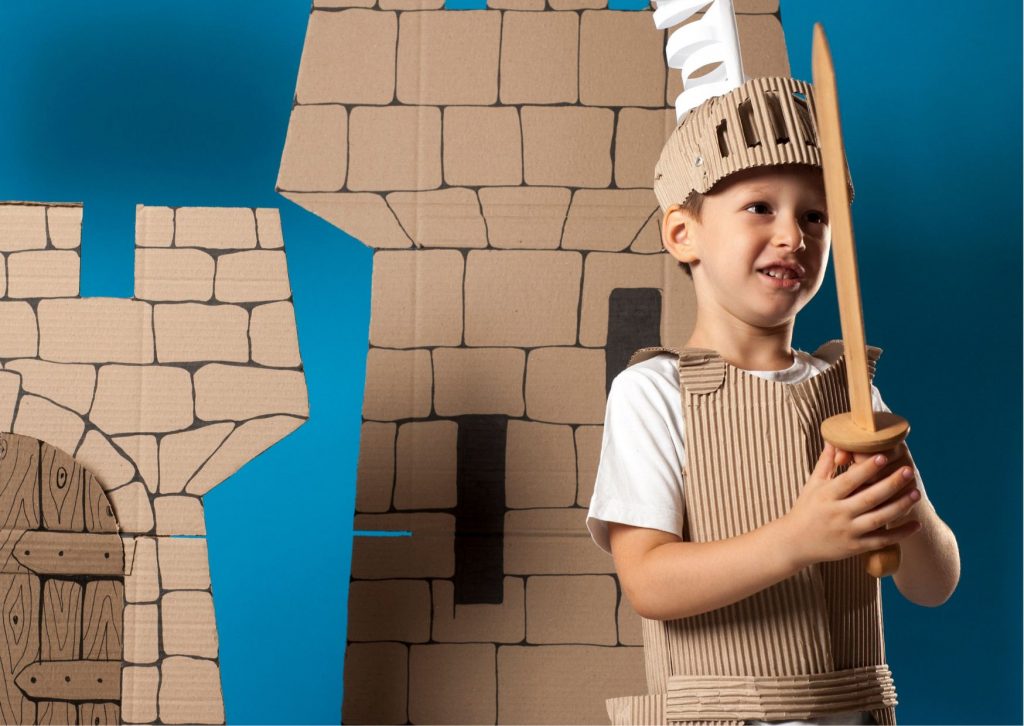 enfant jouant dans un spectacle d' histoire