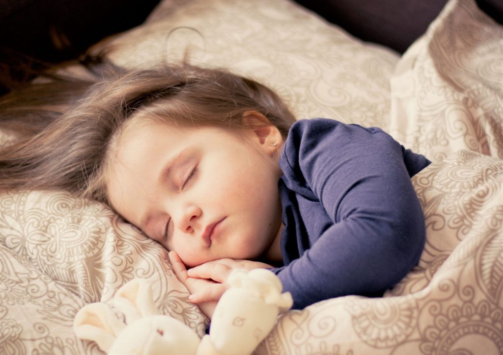 enfant qui dort problème de sommeil