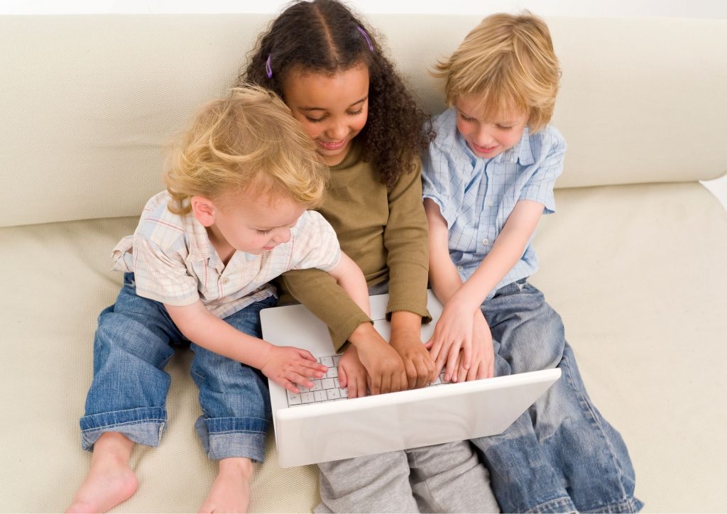 enfants devant les écrans