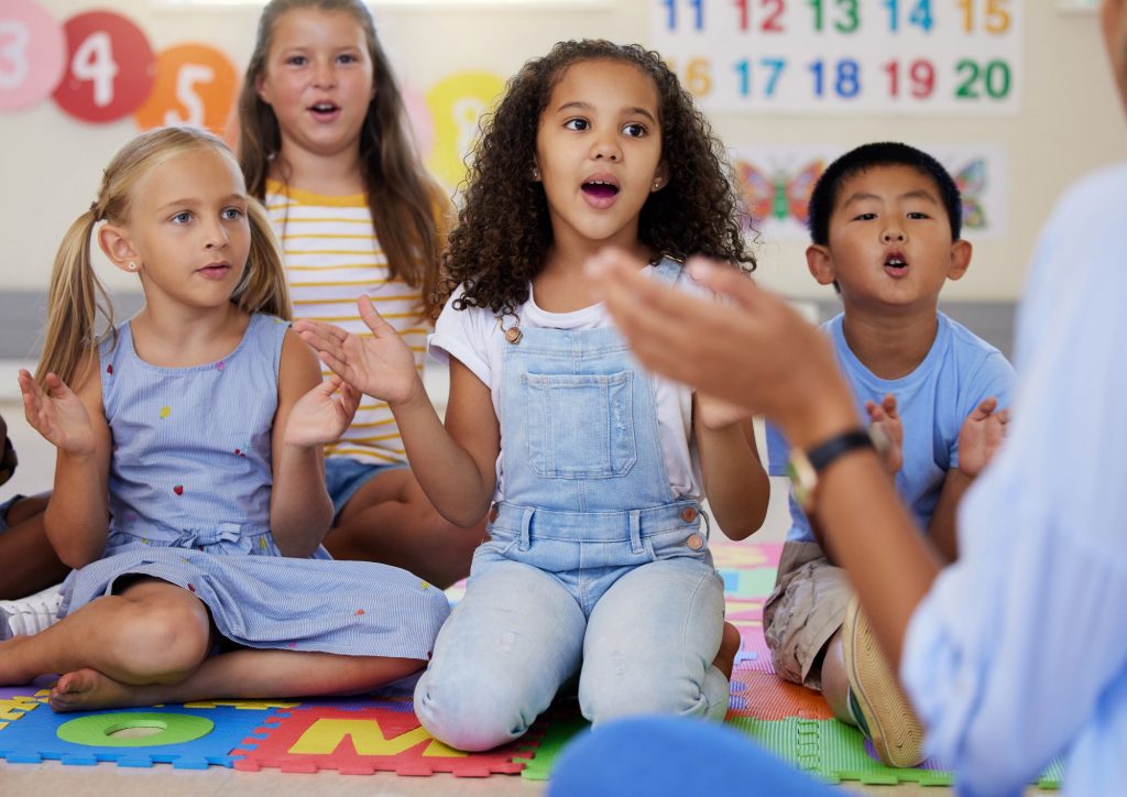 chants à l'école accompagnés de gestuelle