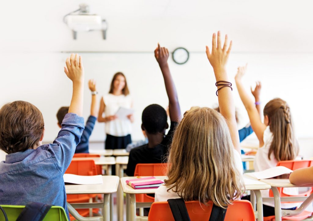 élèves en classe à l'école