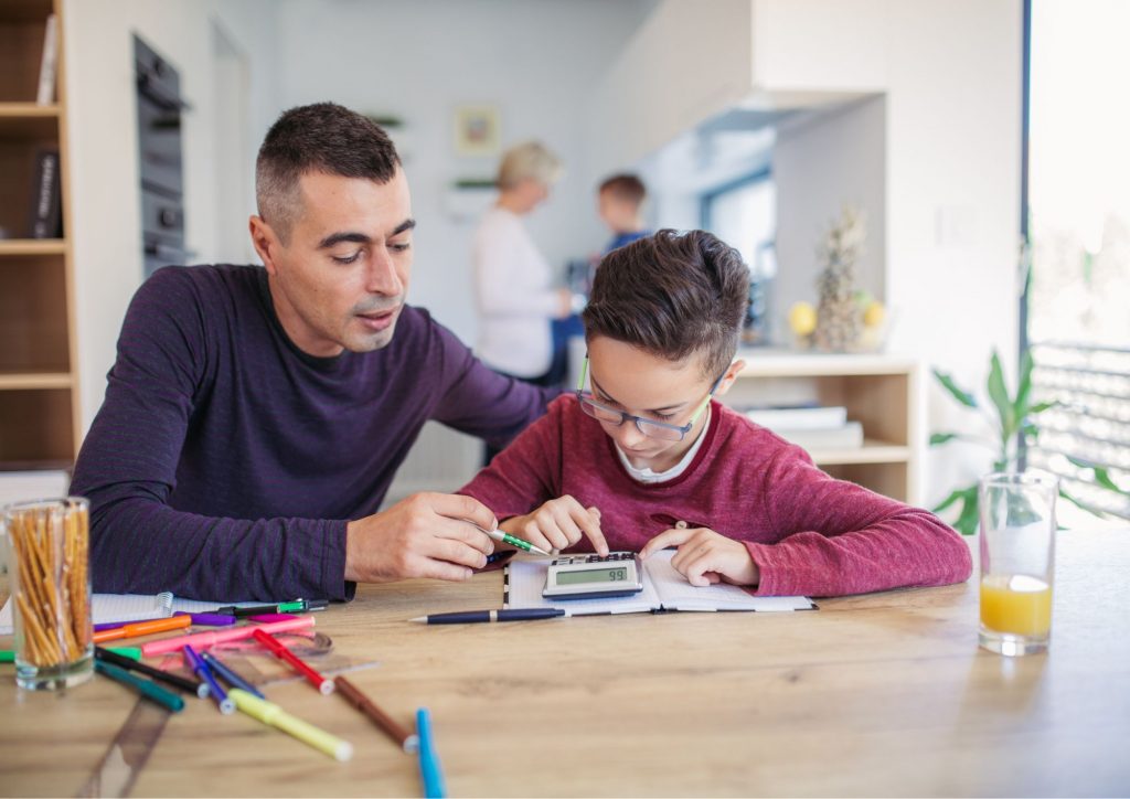 rattraper le travail scolaire à la maison après les absences