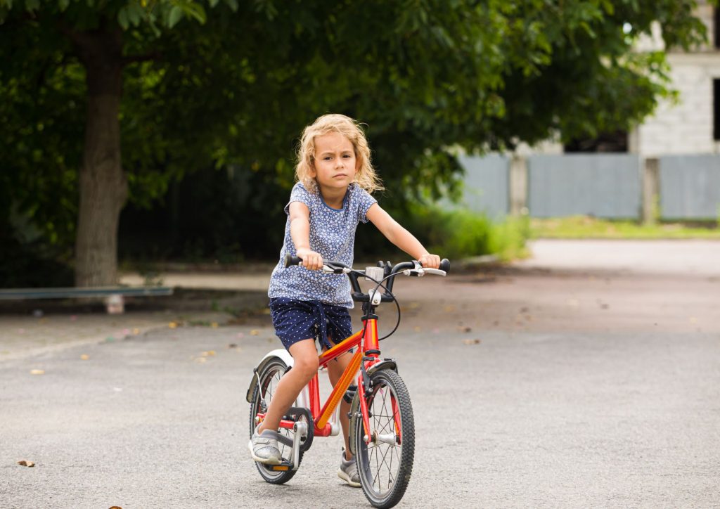 enfant à vélo