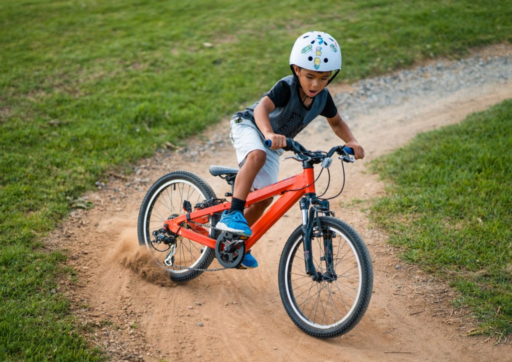 circuit à vélo enfant ©Canva Pro