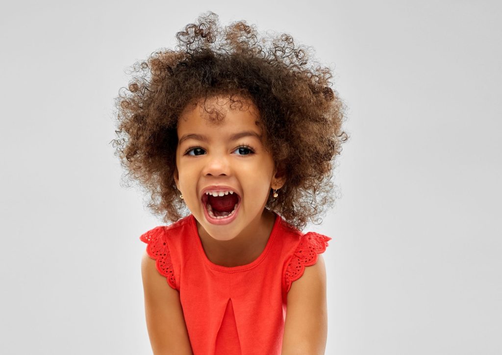 enfant qui rit caca boudin