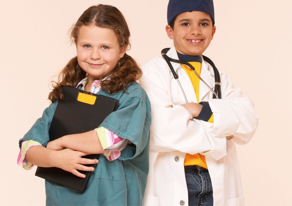 déguisements pour imiter le réel enfants médecins