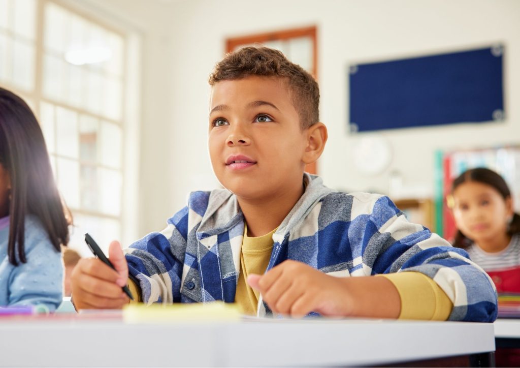 comportement confiant élève en classe