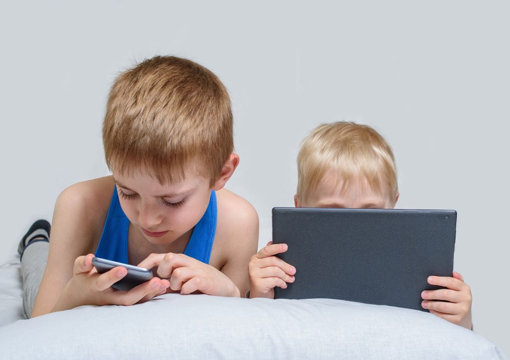 surexposition aux écrans des enfants