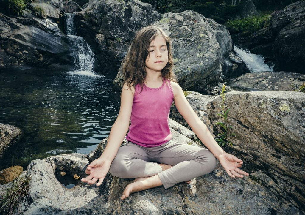 méditation en plein air enfants