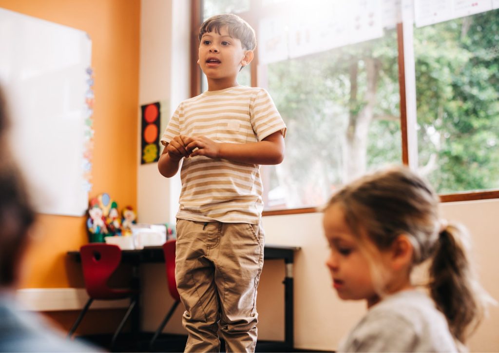 réciter une poésie à l'école